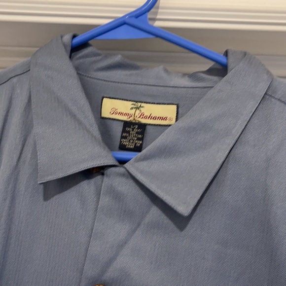 Tommy Bahama men’s button down casual shirt size large. - Picture 2 of 2
